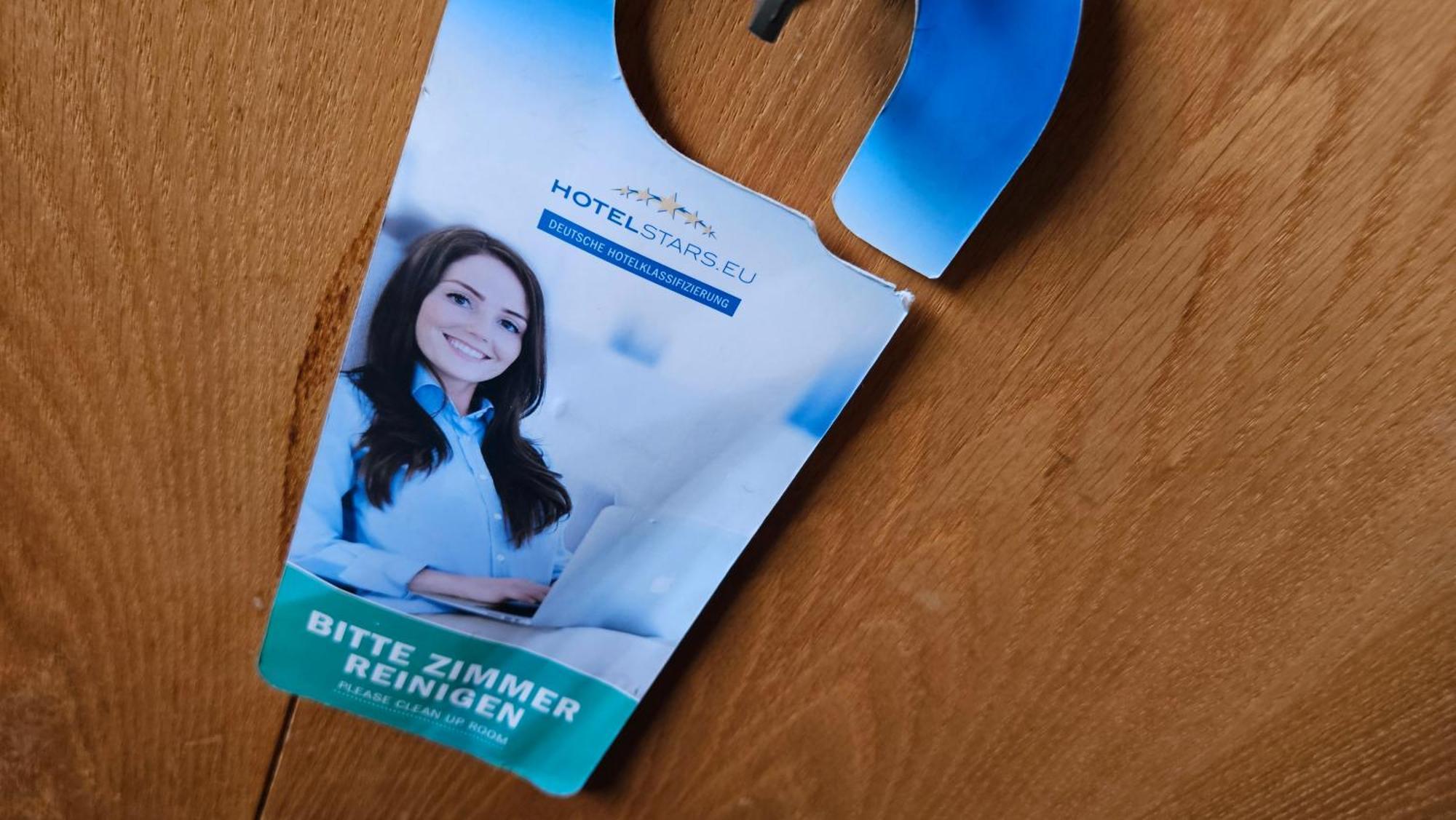 Hotel Dorfkrug Buesum - Guenstige Altbauzimmer Am Oland Ruang foto