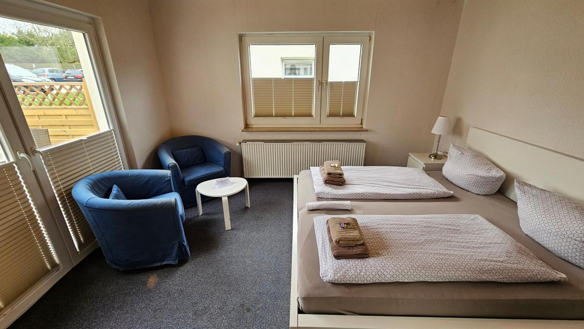 Hotel Dorfkrug Buesum - Guenstige Altbauzimmer Am Oland Ruang foto